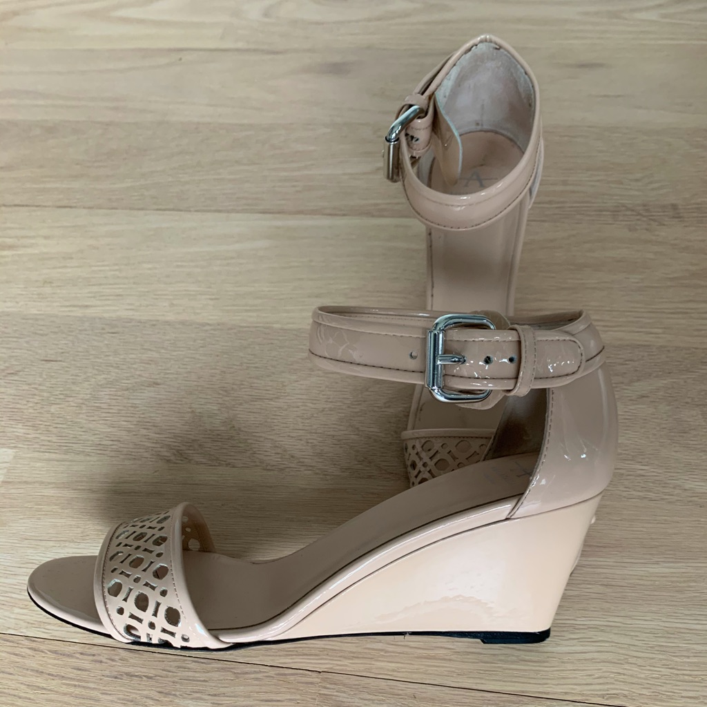 Aquatalia Wedge Sandal Patent Leather Size 8.5